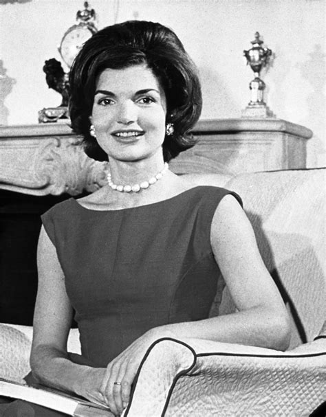 jackie kennedy onassis fashion style.